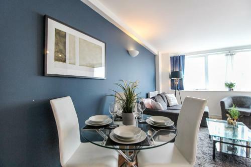 Stylish Modern Apartment In City Centre