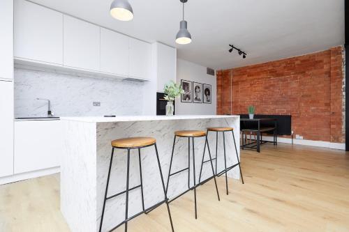 Nottingham 2 Bed Modern Apartment (private Parking)