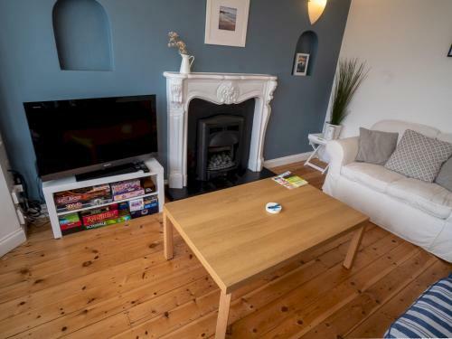 Pass The Keys Beautiful 2-bedroom Home In Wilford