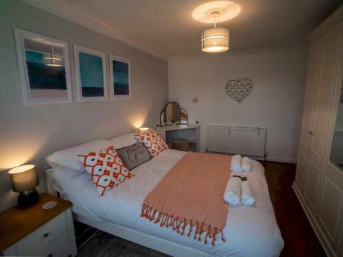Pass The Keys Beautiful 2-bedroom Home In Wilford