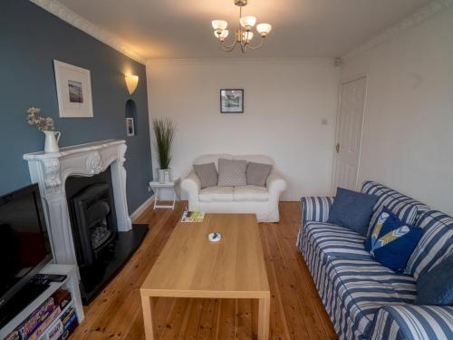 Pass The Keys Beautiful 2-bedroom Home In Wilford