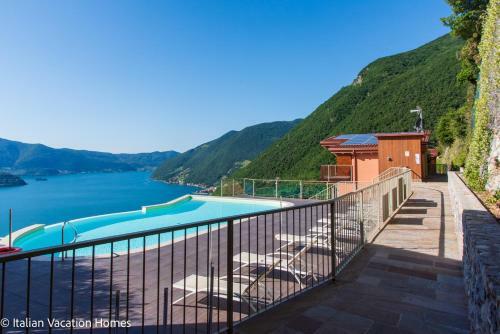 Italian Vacation Homes - Panoramic Villa