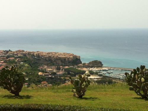 Apartamento Il Giardino Su Tropea - A Garden Overlooking Tropea
