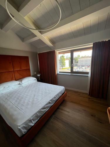 Bed & Breakfast C House Rooms Lake