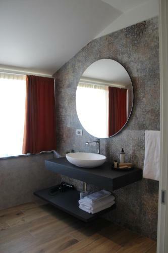 Bed & Breakfast C House Rooms Lake