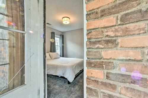 Chic Ferndale Apartment - Walk To Downtown!