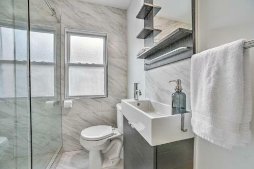 Chic Ferndale Apartment - Walk To Downtown!
