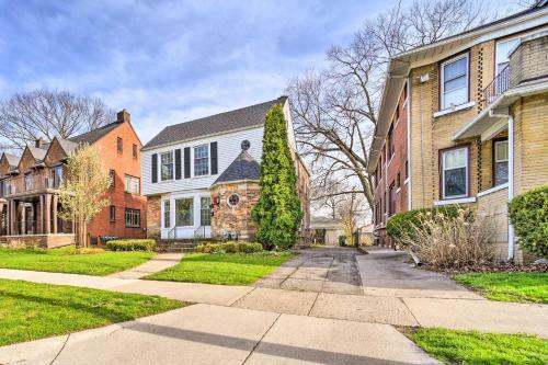 Chic Ferndale Apartment - Walk To Downtown!