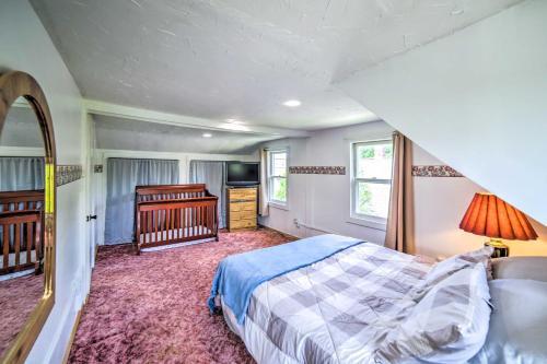 Cozy Ishpeming Cottage With Lake And Park Views!