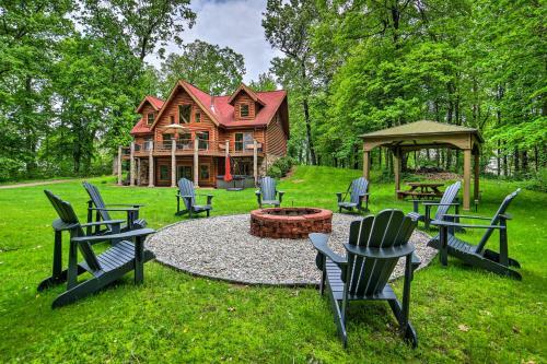 Classy Home With Hot Tub Walk To Gilletts Lake