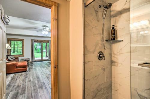 Classy Home With Hot Tub Walk To Gilletts Lake
