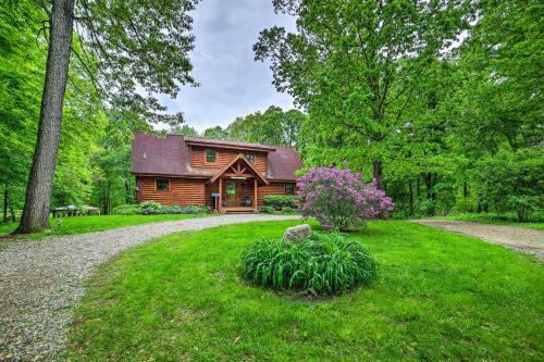 Classy Home With Hot Tub Walk To Gilletts Lake