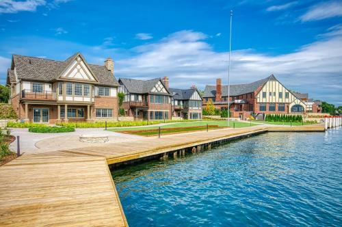 Hotel St. Clair Inn