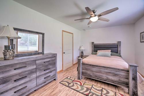 Spacious House On Half Acre Less Than 3 Mi To Beach!