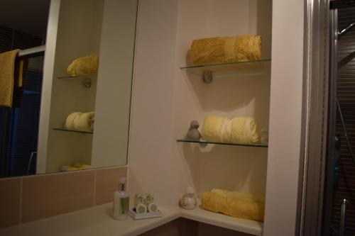 Lovely 2-bed Apartment In Paisley