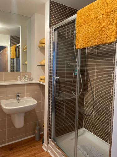Lovely 2-bed Apartment In Paisley