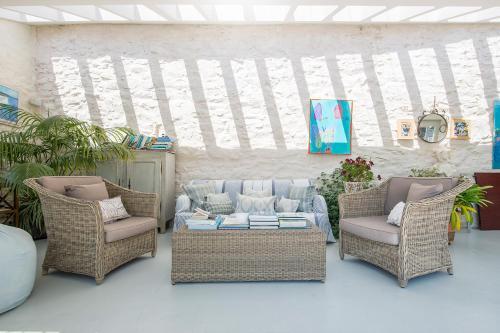 Curlew House