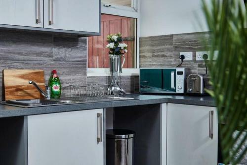 Perfect Apartment - Sleeps 6 Great Location