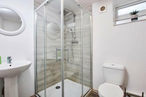 Perfect Apartment - Sleeps 6 Great Location