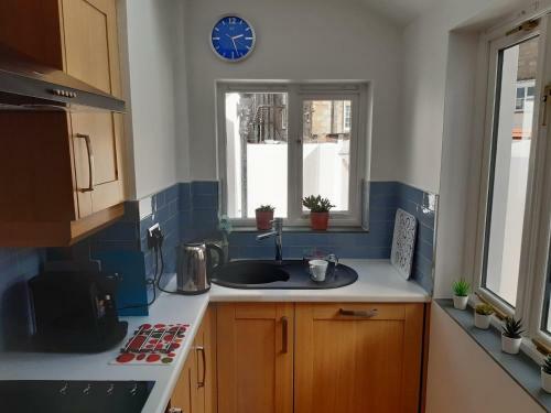 Sanderling - Grade 2 Listed Georgian Townhouse By The Sea