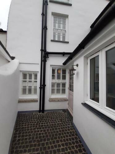 Sanderling - Grade 2 Listed Georgian Townhouse By The Sea