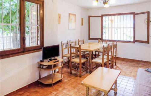 Nice Home In Pe��scola With 3 Bedrooms #246