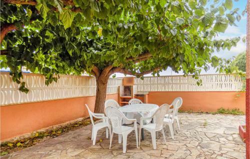 Nice Home In Pe��scola With 3 Bedrooms #246