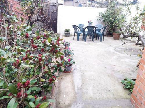 Authentic London - Four Bedroom Victorian House
