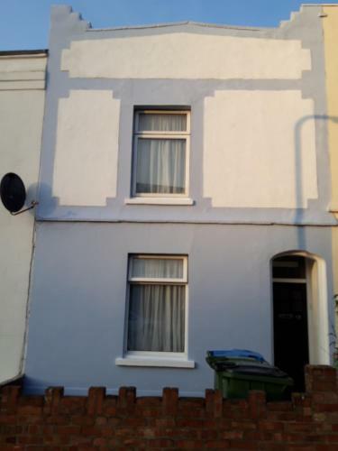 Authentic London - Four Bedroom Victorian House