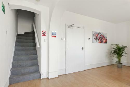 Apartamento Stunning Studio Flat With Parking
