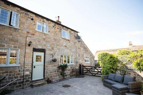 Bumble Bee Cottage - Luxury Countryside Cottage