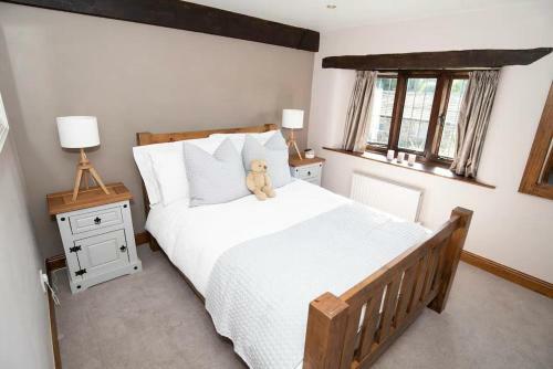 Bumble Bee Cottage - Luxury Countryside Cottage