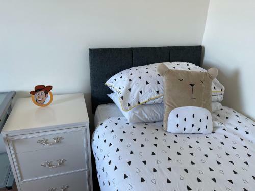 Poole Quay Spacious Family Apartment & Parking