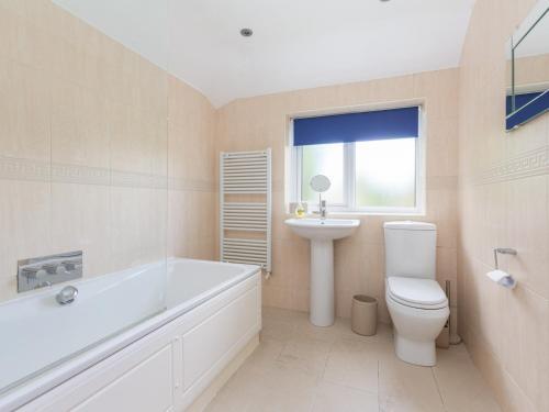 Pass The Keys Family Friendly Home With Free Parking