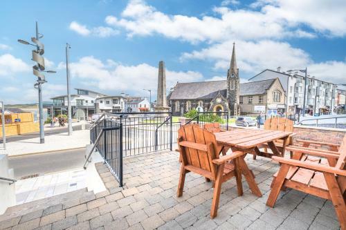 Arcadia View 1 Bed Apartment - Sea Views