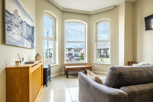 Arcadia View 1 Bed Apartment - Sea Views