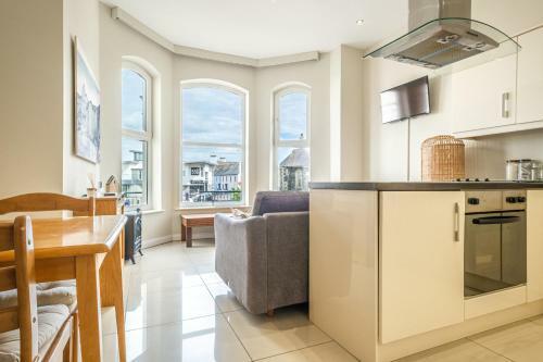 Arcadia View 1 Bed Apartment - Sea Views