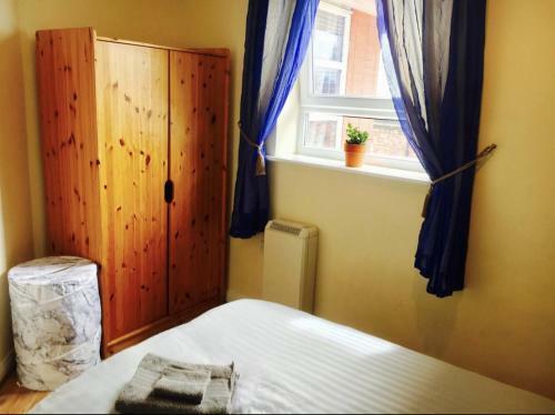 Central 2 Bed Apartment With Parking