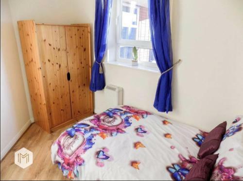 Central 2 Bed Apartment With Parking