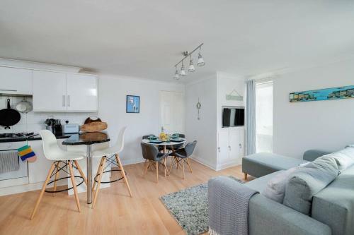 Apartamento Cosy, Nautical 2 Bed, 5 Mins Stroll To Seafront