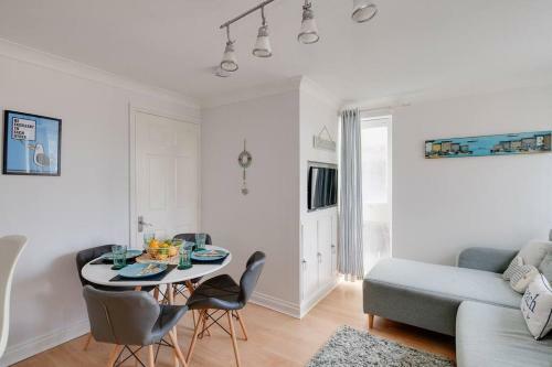 Apartamento Cosy, Nautical 2 Bed, 5 Mins Stroll To Seafront