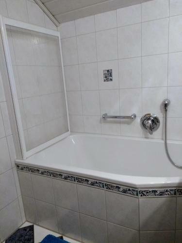 Apartamento Ferienwohnung Waldk�uzle27