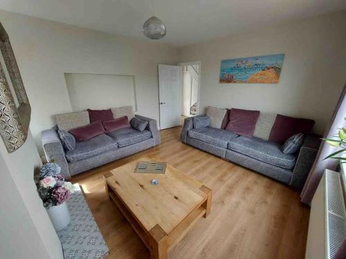 Sunny Modern House In Weymouth With Parking