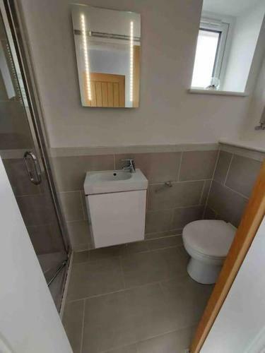 Sunny Modern House In Weymouth With Parking