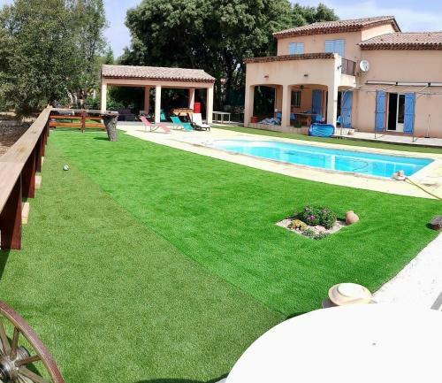 Grande Villa Avec Piscine Sous Les Ch�nes