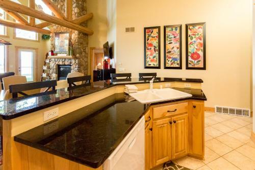 Interlachen Unit 18