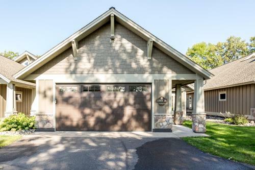 Interlachen Unit 18