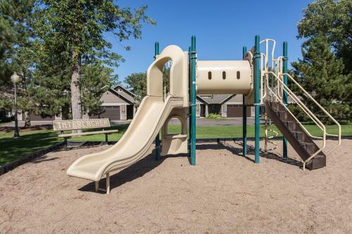 Interlachen Unit 18