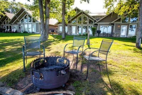 Interlachen Unit 18