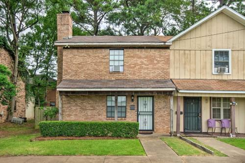 Modern Jackson Townhome About 6 Mi To Downtown!